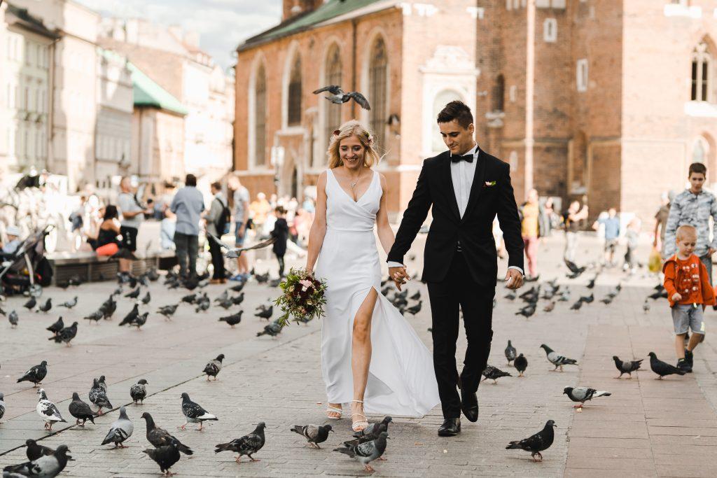 Miejska sesja ślubna w Krakowie na Starym Rynku