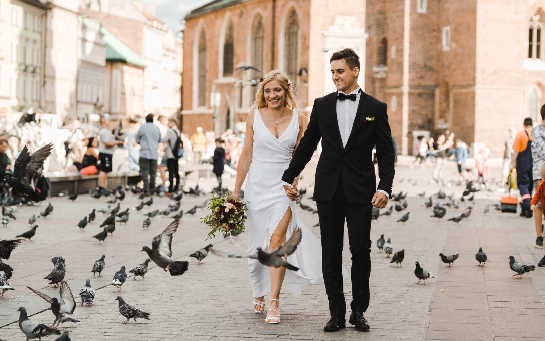 Miejska sesja ślubna w Krakowie na Starym Rynku